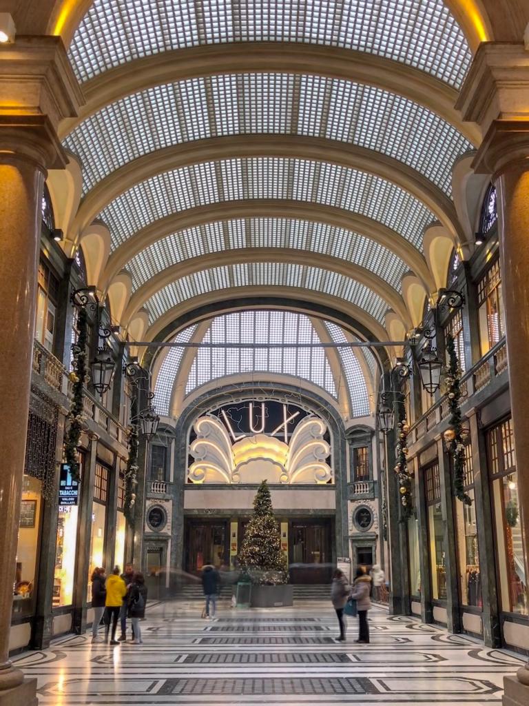 Picture of the inside of the stunning Galleria San Federico in Turin